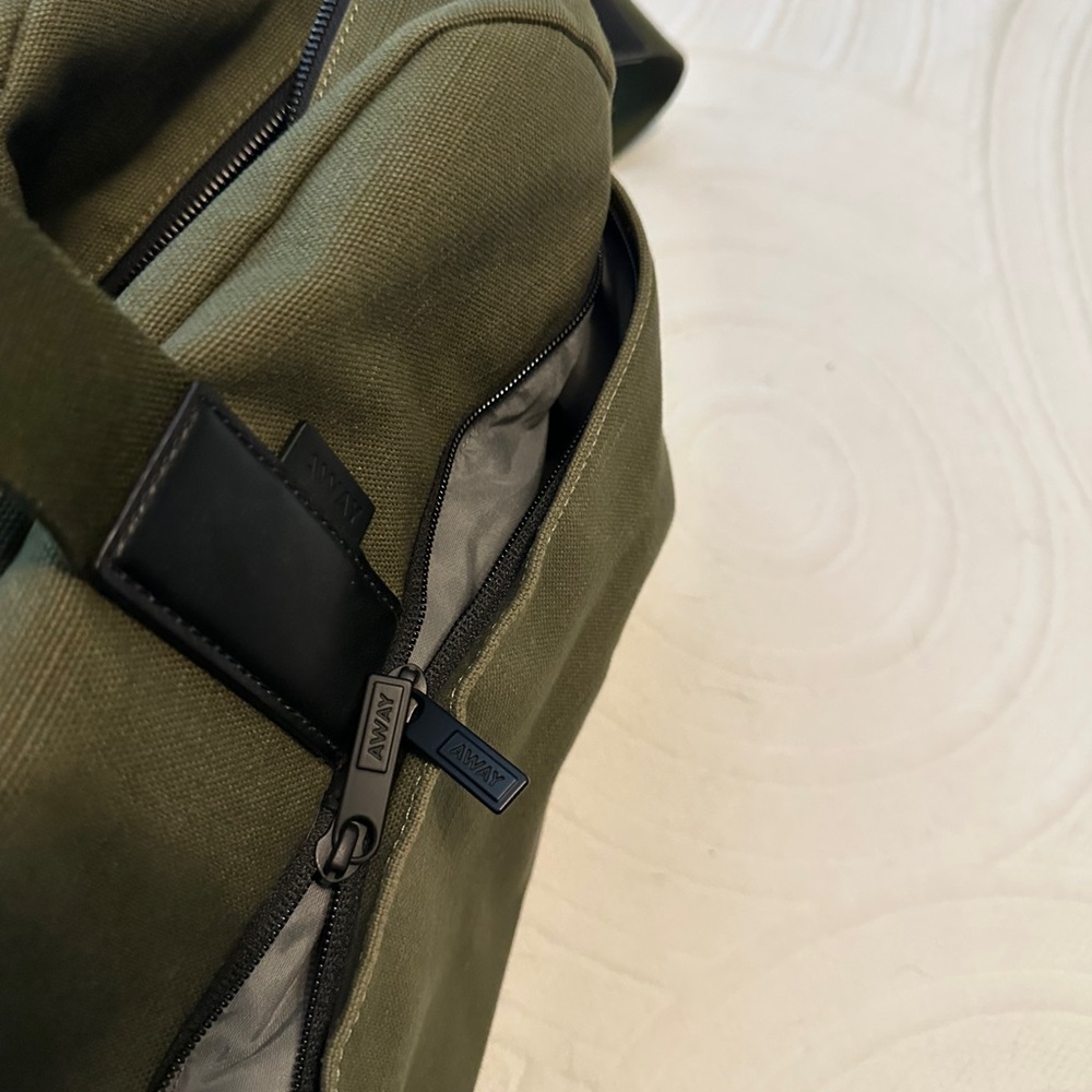 Away Everywhere Weekender Bag - Picture 4 of 8